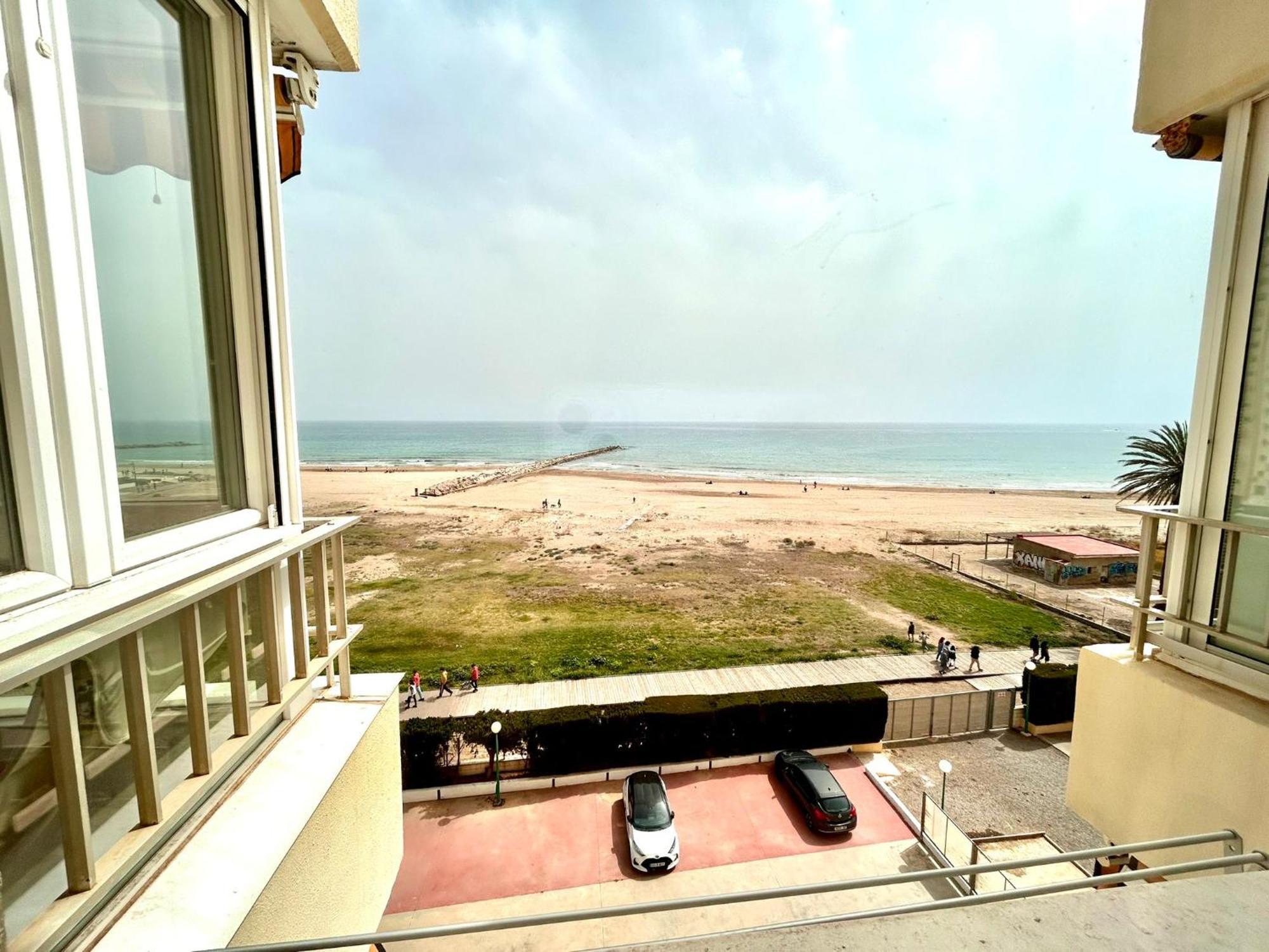 Piso En El Puig: Frente Al Mar Appartement
